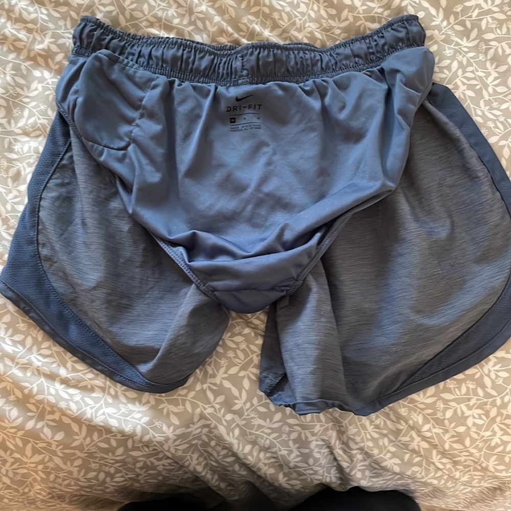 Women’s Nike shorts - Picture 4 of 4